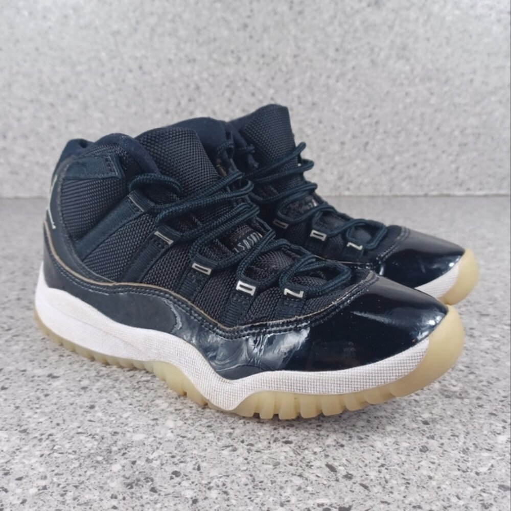 Nike Air Jordan 11 Retro Sneakers Size 1 Youth Shoes